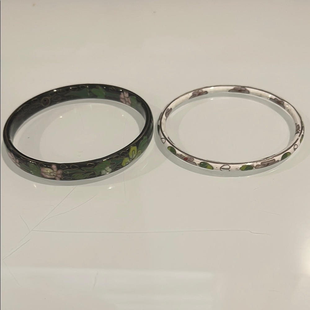 Elegant Floral Bangle Set - Black and Silver